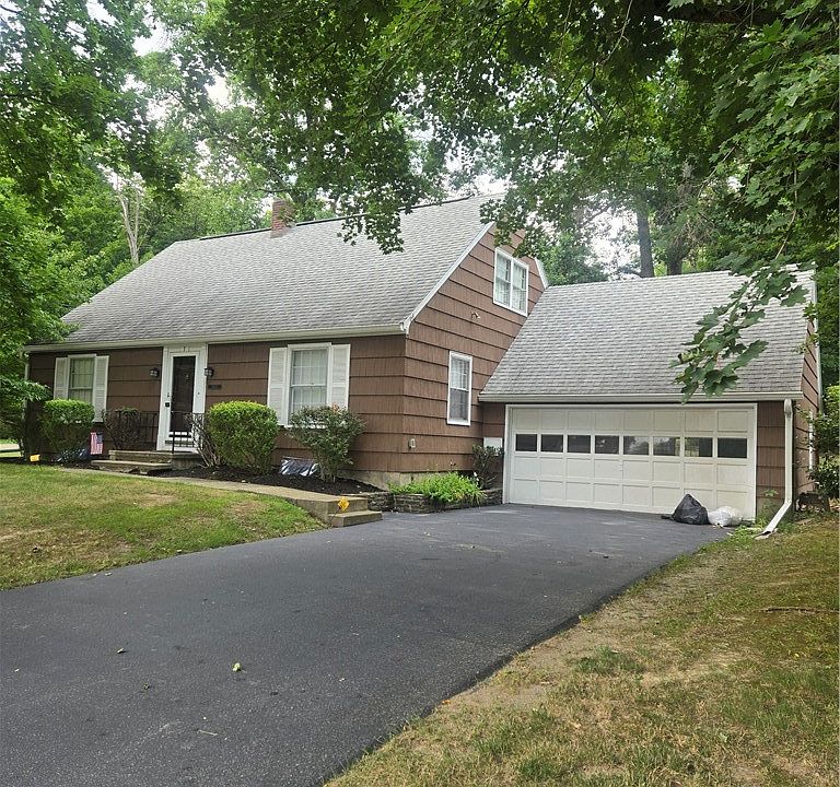 1st image of 2832 Upper Dr