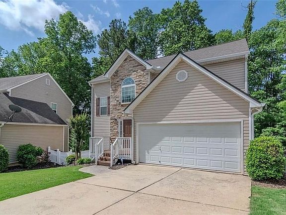 3rd image of 28 Greystone Rdg