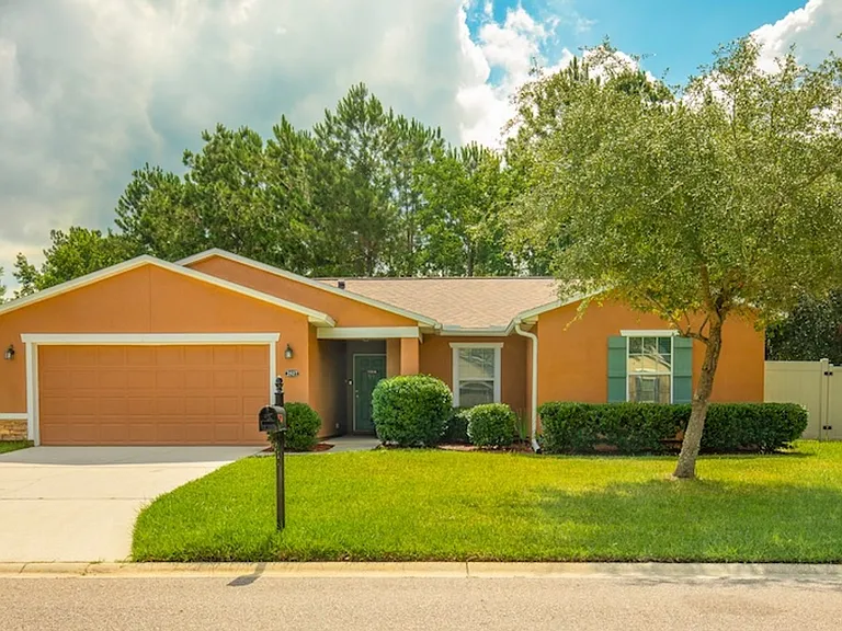 2527 Eisner Dr — Photo 1