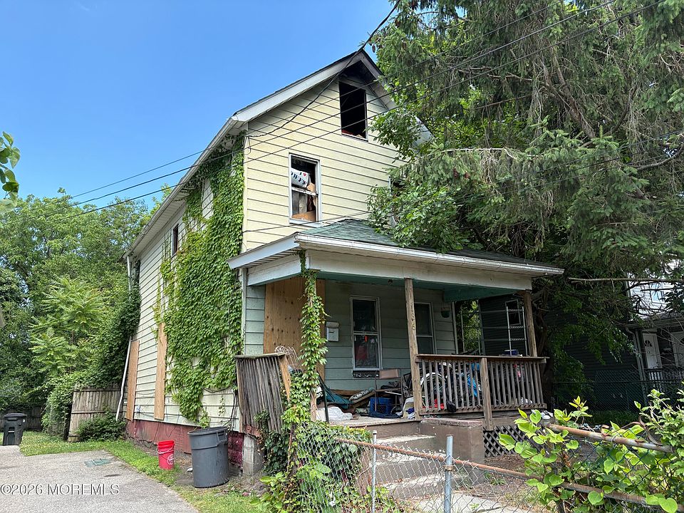 1st image of 136 Ridge Avenue