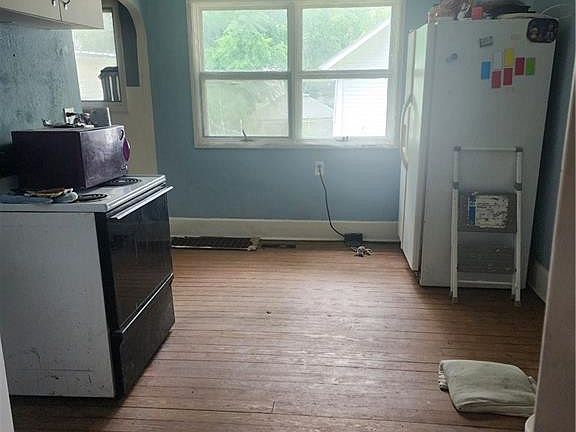 2nd image of 409 W Water St