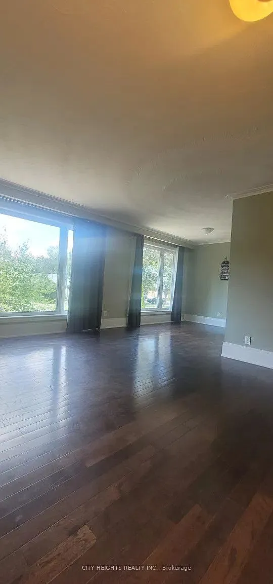 3 bed, $3,000 — Photo 2