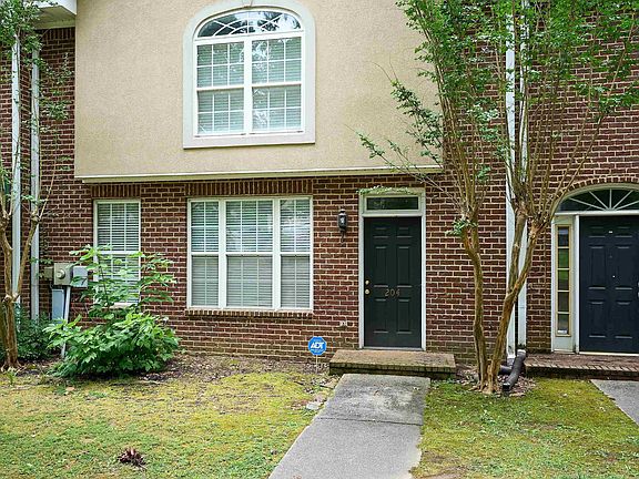 3rd image of 204 Sheffield Ct