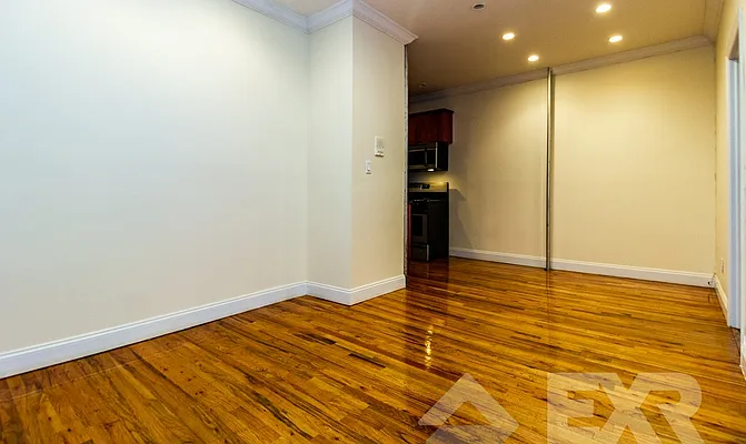 Rented by EXR | media 21