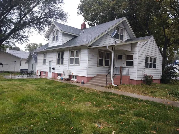 221 S Pine St, Spalding, NE 68665