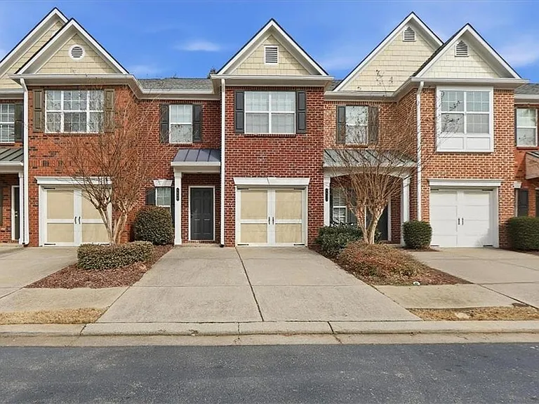 5630 Lawley Dr — Photo 2