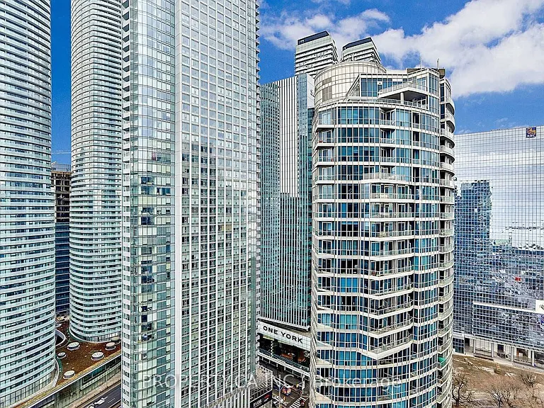 208 Queens Quay W #3112 — Photo 13