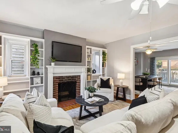 212 Idell St, Philadelphia, PA 19119
