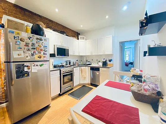 Rented by Compass | media 25