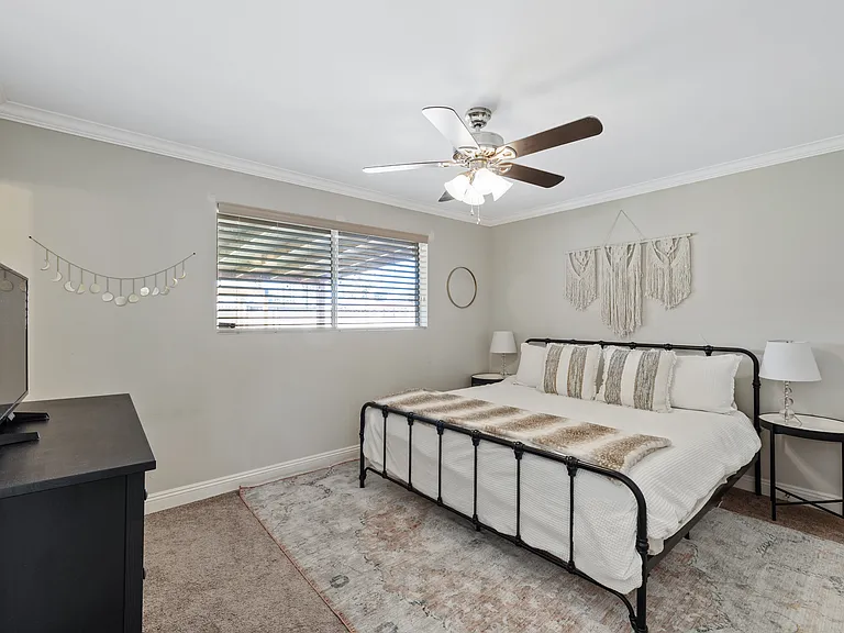 7936 E Moreland St — Photo 8