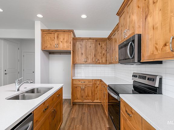 4th image of 10406 W Bravery St