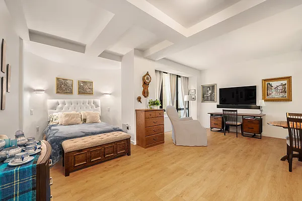 Sold by LEVEN Real Estate | media 1