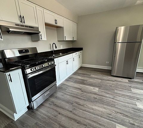 4th image of 7105 Parrish Ave