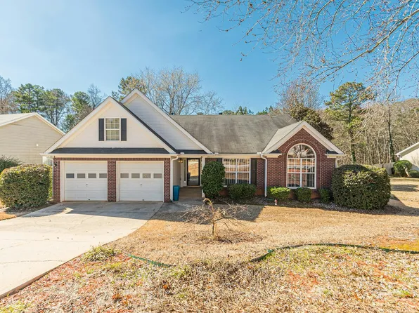 5755 Lakeview Cir, Lithonia, GA 30058