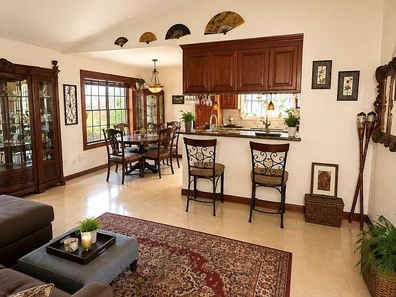 3rd image of 195 Aguila Dr