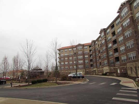 2nd image of 9360 Skokie Blvd #419