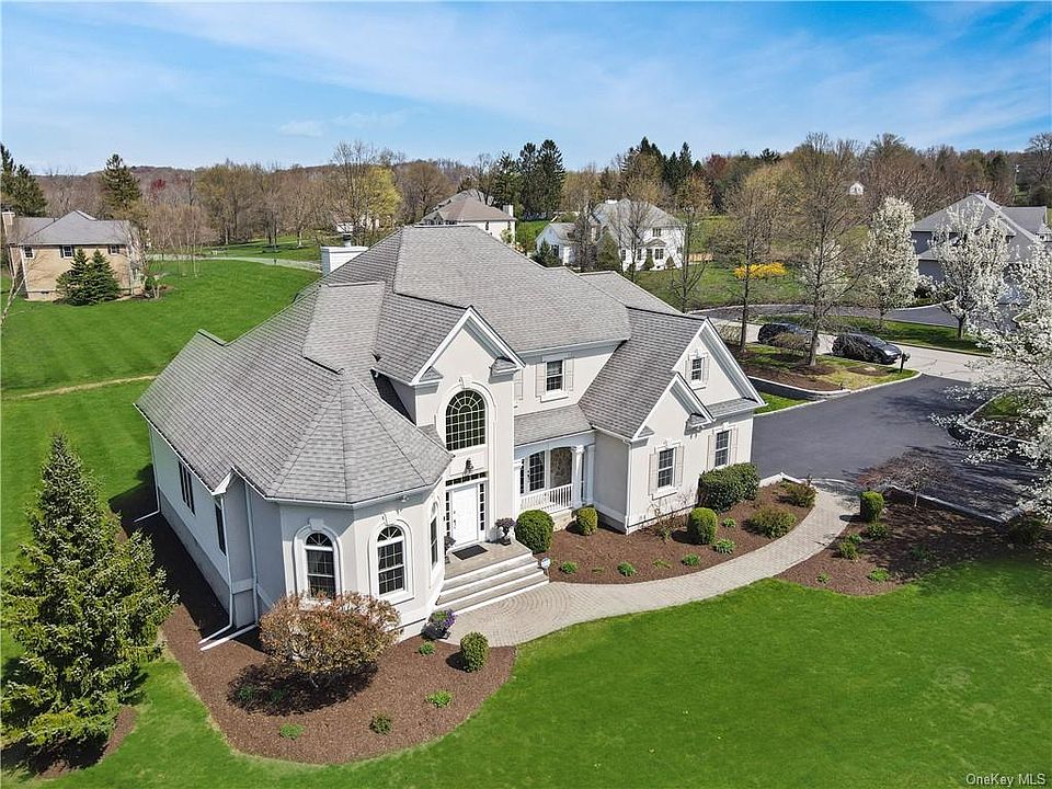 1st image of 101 Bridle Path Ln