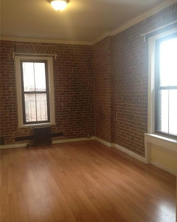 2nd image of 71 Pineapple St