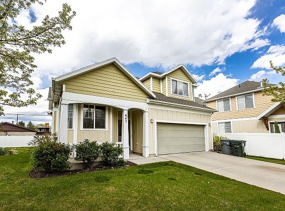 3rd image of 647 E Granite Park Cv