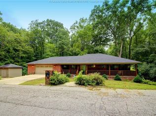 901 Woodoak Ln, Charleston, WV 25314