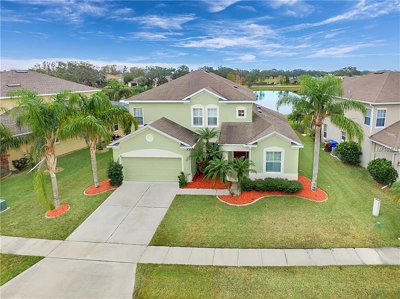 1st image of 2210 The Oaks Blvd