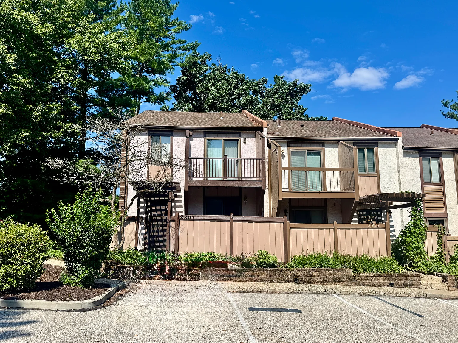 3 bed, 2.5 bath, 1560 sqft, $2,900 — Photo 3