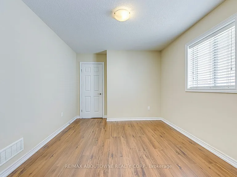 816 Roulston St — Photo 45