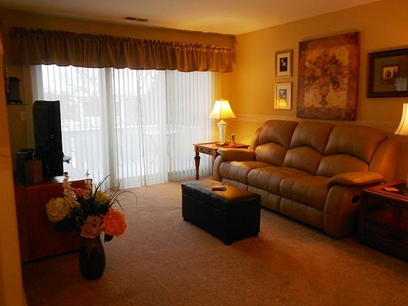 2nd image of 331 Silverwood Ct APT D2