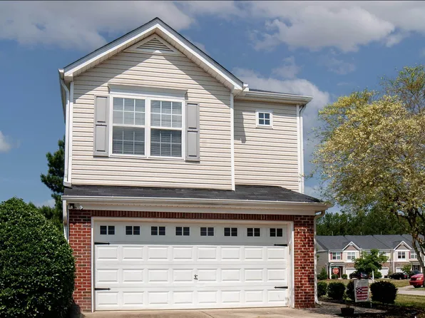 221 Danesway Dr, Holly Springs, NC 27540