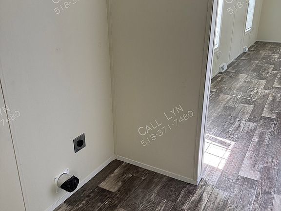 4th image of 101 Terry Ln