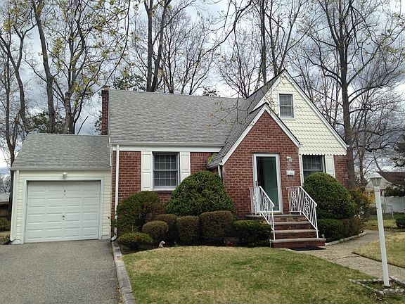 2nd image of 289 Myrtle Ave