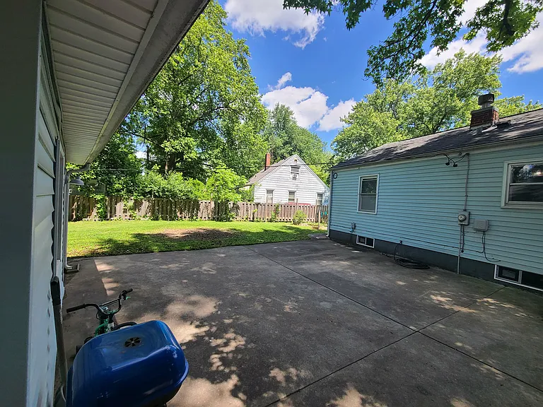 2101 Pickett St — Photo 10
