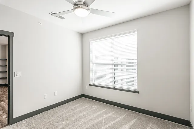 Vintage Gateway Apartments — Photo 22
