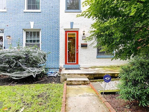 2nd image of 337 14th St NE
