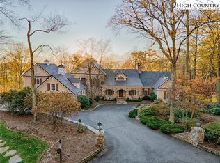 26 Holly Ln, Banner Elk, NC 28604