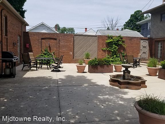 2nd image of 2025 Hillside Ave