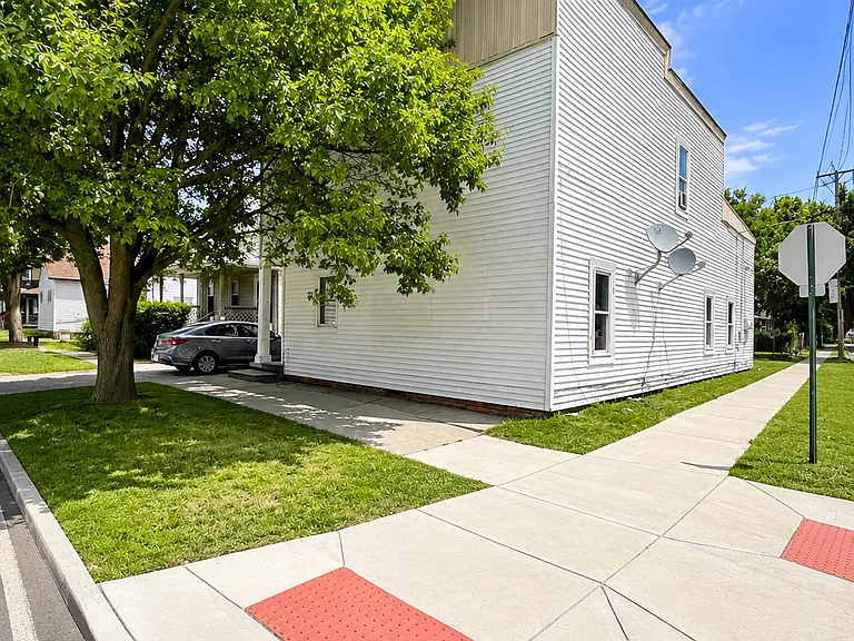 471 Raymer Blvd #DOWNSTAIRS — Photo 1