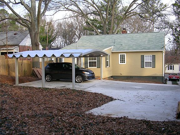 Rear/carport