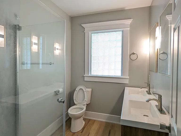 Full bath on second floor