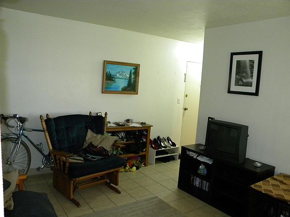 5th image of 815 8th St SE #4