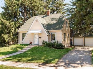 636 N 9th St, Dekalb, IL 60115