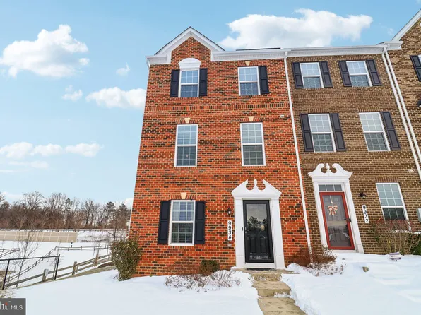 9934 New Pointe Dr, Upper Marlboro, MD 20774