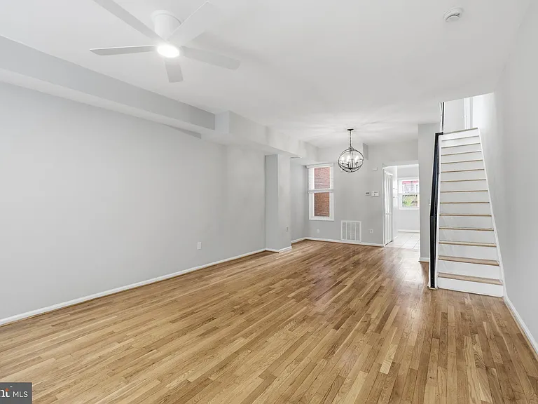 1230 Wylie St NE — Photo 4