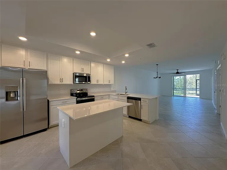 14231 Heritage Landing Blvd #1918 — Photo 3