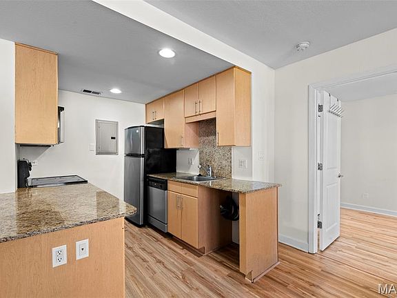 4th image of 5696 Kingsbury Ave APT 107