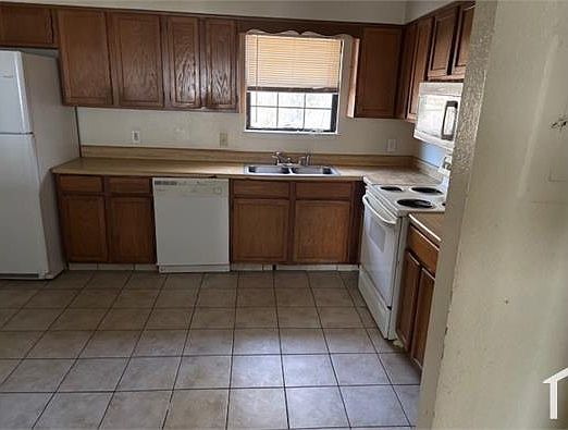 4th image of 6405 Richland Plaza Dr APT B