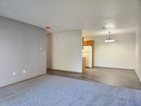 5th image of 3219 S Sycamore Ave #104