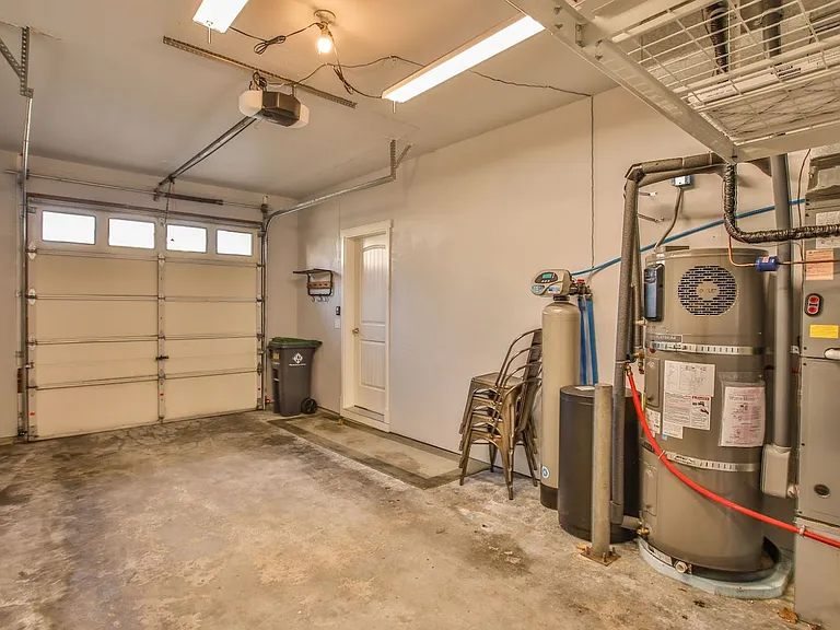 1404 Portside Ct — Photo 30