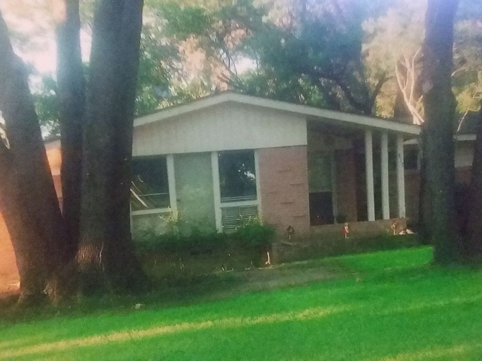 2nd image of 517 Ridgedale Dr