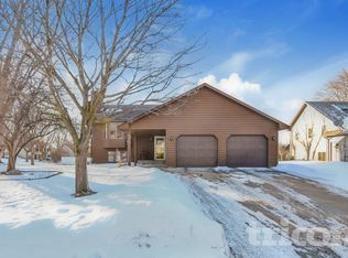 1018 Ridgehaven Cir, Buffalo, MN 55313